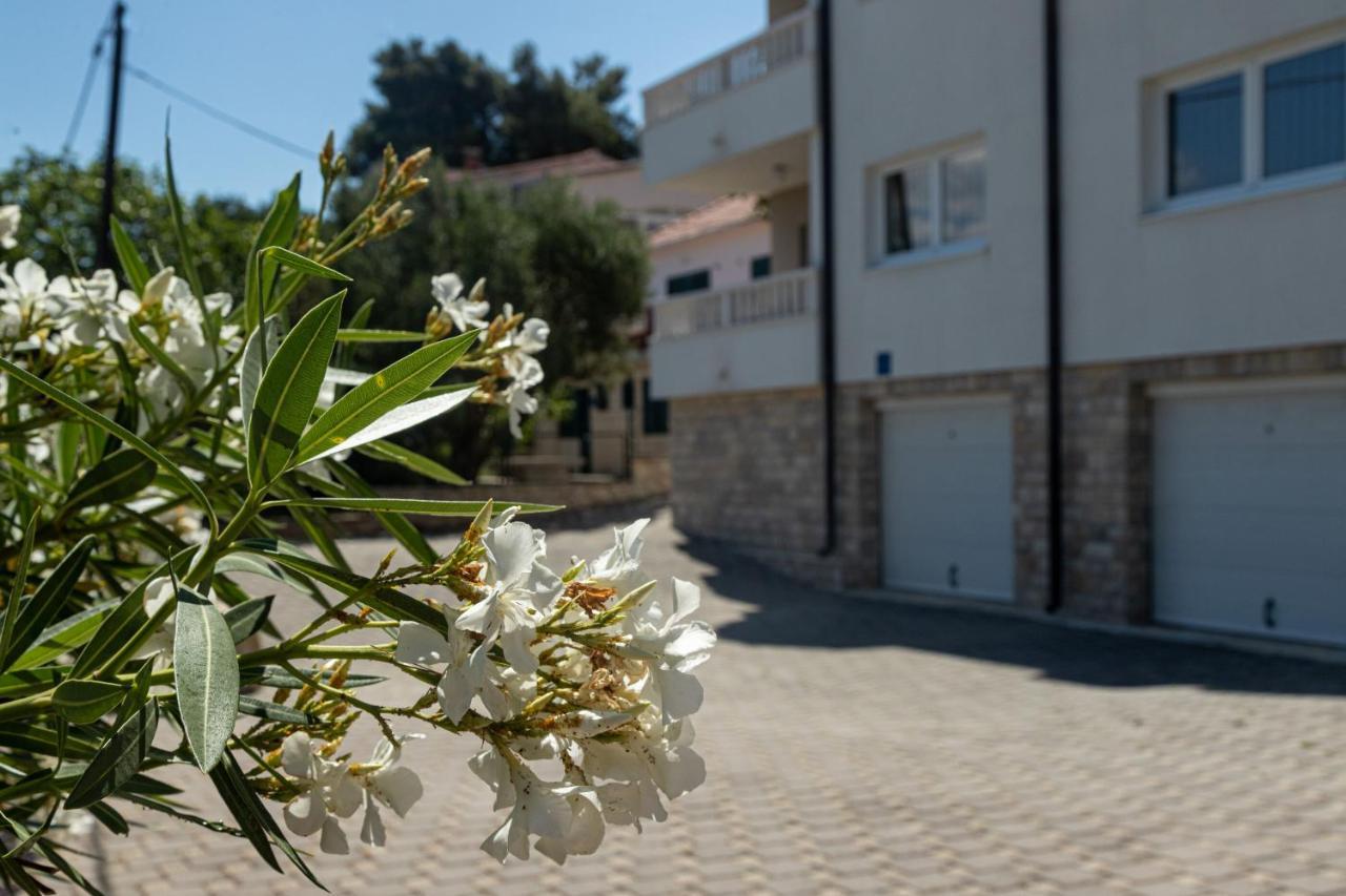 Apartments Janja Trogir Eksteriør billede